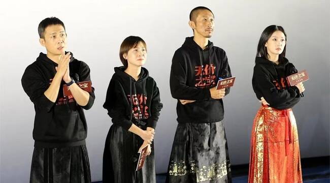 再次被扇耳光,金沙发长文回应爱脑。其实她活得比谁都清醒