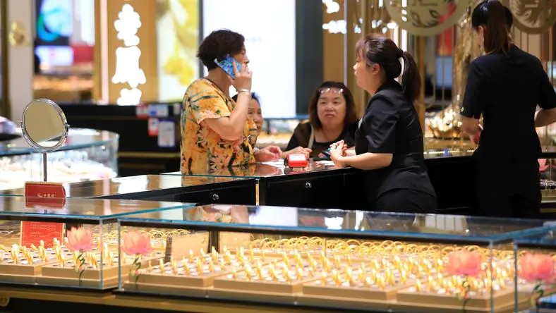 林心如巧妙回应“结亲家”玩笑,聚焦儿童友谊与成长自主