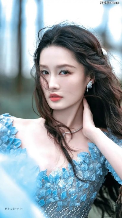 内地游客问：在香港为啥不能蹲？